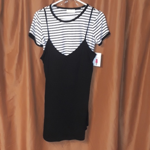 Bobbie Brooks Dresses & Skirts - Bobbie Brooks Top / Dress Layered in Black Stripes